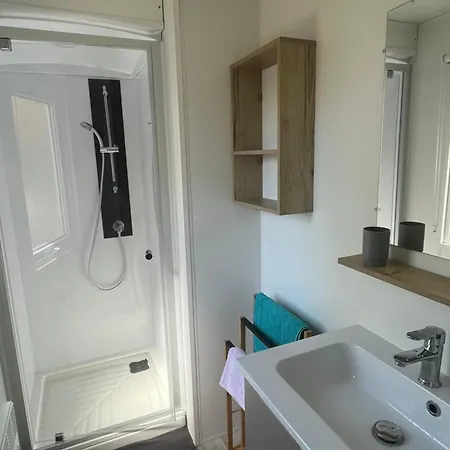 Domaine De Kerlann - Mobilhome Refait A Neuf- 40m2 - Service De Conciergerie Et Lits Faits Offerts Pont-Aven
